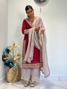 Robe de créateur traditionnelle en fausse georgette avec broderie et séquence avec rivet Moti Work Top Palazzo Dupatta Set - Product Image 2