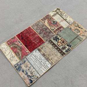 Alfombra Turca, Alfombra Pequeña de 1.7x2.9 pies, Alfombra Roja con Diseño de Patchwork - Product Image 2