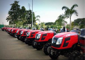 Tractor Massey Ferguson MF 290 MF 385 MF 390 4X4, Maquinaria Agrícola - Product Image 5
