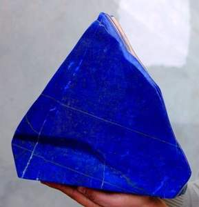 หินลาพิสลาซูลีคุณภาพสูงจากโปแลนด์ สำหรับตกแต่งหรือใช้ในพิธีกรรมทางศาสนา - Product Image 2