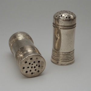 Moulin à sel et à poivre en acier inoxydable de qualité supérieure avec un travail artisanal à chambre transparente élégante conçu pour l'intérieur décoratif de la salle à manger - Product Image 4