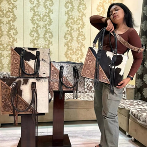 Sac fourre-tout en cuir repoussé à la main pour femmes Sac à main en cuir véritable Sacs à bandoulière multi-fonctions de créateur de luxe de haute qualité - Product Image 4