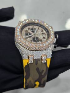 Montre analogique mécanique Miyota 41 mm, boîtier en acier inoxydable, bracelet en caoutchouc jaune et noir, cadran en cristal saphir avec fonction date automatique - Product Image 2