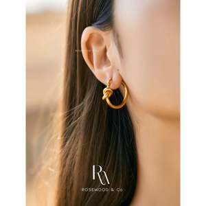 Orecchini a Cerchio Annodati Placcati Oro 18K - Orecchini Pendenti in Oro Inossidabile per Damigelle - Regalo di Moda - Product Image 2