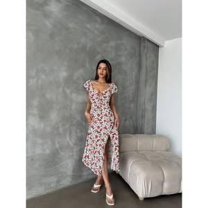 Vestidos Casuales con Estampado Floral Rojo Topshow, Producto al por Mayor - Product Image 3