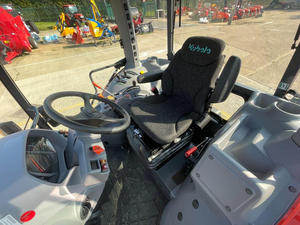 สั่งซื้อรถแทรกเตอร์ Kubota M4073 วันนี้ ซื้อรถแทรกเตอร์คุณภาพพรีเมียม พร้อมจัดส่งรวดเร็ว ทรงพลัง ทนทาน เหมาะสำหรับทุกฟาร์ม - Product Image 6