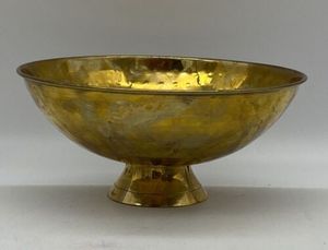 Cuenco de latón indio auténtico con borde ancho y toque vintage perfecto para decoración Diwali o presentaciones de altar sagrado - Product Image 3