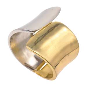 Bracelet en métal de style moderne complète les garde-robes modernisés avec un look élégant et un port pratique - Product Image 2