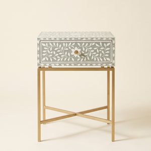 Table de chevet de luxe grise avec incrustation d'os, 1 tiroir, pieds en laiton à motif floral, meuble de chambre fait main - Product Image 1