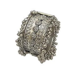 Oxidised Alloy <b>Cuff</b> <b>Bracelet</b> with Geometric Pattern Trendy Religious Vintage & Classic Styles for Gift Pearl Diamond Main Stones - Product Image 2