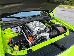 Challenger SRT Hellcat Jailbreak 2023, Motor Hemi V8 Supercargado de 717 HP, Color Sublime, Kit Widebody - Product Image 6