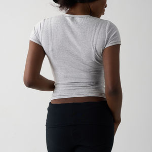 T-shirt d'été léger et extensible à séchage rapide pour femmes en jersey de coton à col rond avec options personnalisables - Product Image 2