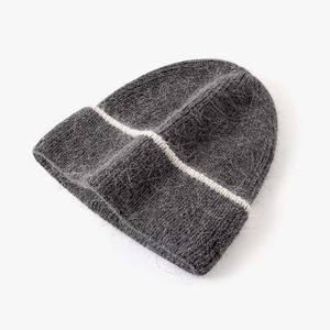 Bonnet en tricot à motif personnalisé avec logo personnalisé brodé pour l'hiver Chapeaux classiques Bonnet à manchette Bonnet quotidien - Product Image 1