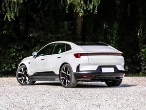 Véhicule électrique Polestar 4 d'occasion 2025, freins à disque ventilés, EPS 5, batterie au lithium ternaire 50-70 kWh, moteur 120 kW - Product Image 6
