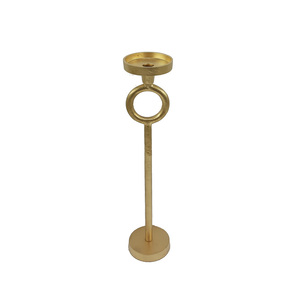 Nuevo soporte de pilar de vela de Metal decorativo acabado dorado para el hogar boda Navidad iluminación de mesa decoración hecha a mano a granel - Product Image 1
