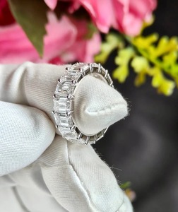 D Color VVS Clarity Emerald Cut Lab Diamantes cultivados Anillo de bodas Excelente corte Anillo de eternidad completo Anillo personalizado Regalo para ella - Product Image 5