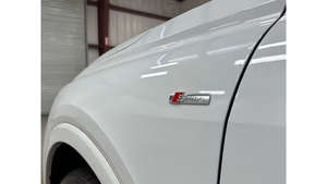 2023 Q4 E-tron Premium Plus SUV 50 Seminuevo - Product Image 2