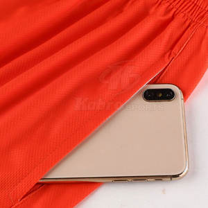 Uniforme de baloncesto de secado rápido hecho a medida para hombre, uniforme de baloncesto de diseño personalizado OEM - Product Image 4