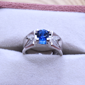 Bague unisexe certifiée Memoria Jewels, faite à la main, en argent sterling 925 plaqué or, avec zircon cubique bleu et blanc créé en laboratoire - Product Image 1