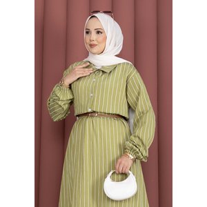Conjunto de Dos Piezas a Rayas Verde Oliva, Talla XS, Camisa Corta Moderna y Falda con Cinturón Decorativo, Tops a Juego - Product Image 2
