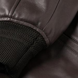 แจ็กเก็ตหนังเบสบอลบอมเบอร์ย้อมสีน้ำตาลสำหรับผู้ชายสไตล์โค้ชทำจากหนังเอวยางยืดแบบกำหนดเองได้ - Product Image 5