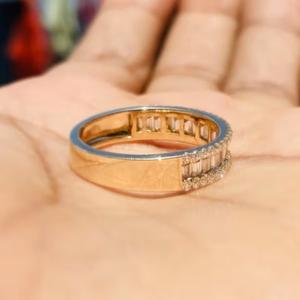 แหวนเพชรทรงบาแกตต์และทรงกลมแบบครึ่งวงนิรันดร์ ดีไซน์คลาสสิกสำหรับงานแต่งงานและงานหมั้น ทำจากทองคำขาว 14k ที่เป็นที่ต้องการอย่างมาก - Product Image 2