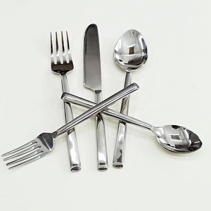 ชุดเครื่องใช้บนโต๊ะอาหารแนววินเทจกระจกเงาสูงทำจากสแตนเลสพร้อมที่จับดีไซน์สี่เหลี่ยมสำหรับงานแต่งงานของกลับไปโรงเรียน - Product Image 4