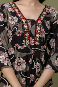 Robe longue de qualité supérieure séquence broderie travail côté Dori Handloom fabricant indien - Product Image 6