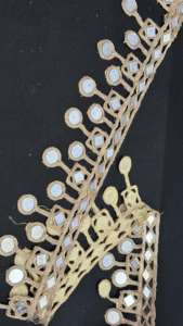 Ruban de broderie en verre réfléchissant de luxe, orné de dentelle et de miroirs, fabriqué à la main, écologique, pour vêtements ethniques et sacs de mariage - Product Image 3