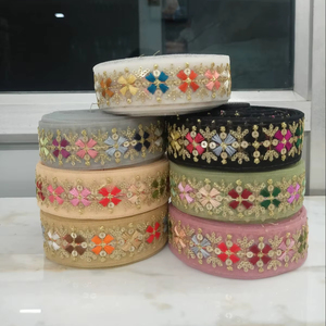 Tissu en dentelle brodée de luxe pour robes de mode Tissu en dentelle brodée avec un motif floral moderne - Product Image 1