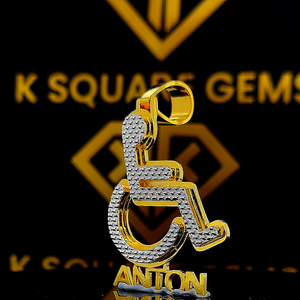 Pendentif fauteuil roulant pour homme Pendentif handicap personnalisé, breloque personnalisée en argent, bijoux en argent pour lui, pendentif plaqué or jaune - Product Image 2