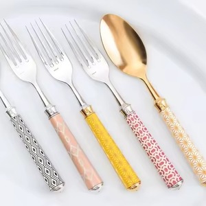 Juego de Cubiertos de Acero Inoxidable Chapado en Oro para Acampar, Juego de Cubiertos con Cuchara, Tenedor y Cuchillo - Product Image 2