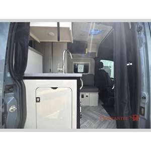 2025รถโค้ชมอเตอร์ไซด์ความเงียบสงบ19ม. RV อุปกรณ์ตกแต่งภายในรุ่นใหม่ - Product Image 1