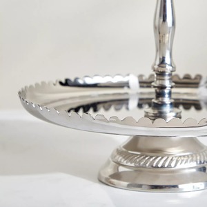 แท่นวางเค้กสำเร็จรูปขอบสีเงินสำหรับเสิร์ฟเค้กของหวานผลไม้และของตกแต่งโต๊ะหรูหราสำหรับงานปาร์ตี้ในบ้าน - Product Image 2