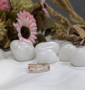 Bague de fiançailles en or massif 14 carats pour femme avec diamant rond taille brillant Diamant naturel avec design fantaisie - Product Image 1