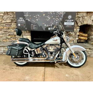 Motocicletas usadas Softail Deluxe Cruiser de 2009, diseño atemporal de origen estadounidense, par fuerte, manejo suave - Product Image 2