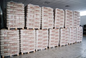 Pellets Premium en 100% Enplus A1 certificado abeto Pellet de madera al por mayor Pellets de madera de pino natural - Product Image 3