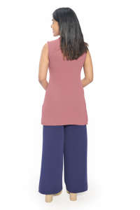 Haut tunique sans manches beige de qualité supérieure en mélange de polyester fendu sur le côté Style palangre parfait pour le bureau d'été et le quotidien décontracté - Product Image 2