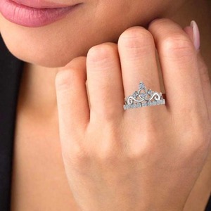 แหวนหมั้นเพชรเม็ดกลมหรูหราสำหรับผู้หญิงแหวนหมั้นมงกุฎเจ้าหญิงสีเงิน925สำหรับงานแต่งงาน - Product Image 5