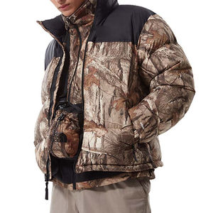 Chaqueta de invierno acolchada de alta calidad para hombre con logo personalizado, diseño de burbujas reflectantes de algodón, cuello alto y letras estilo urbano. - Product Image 5