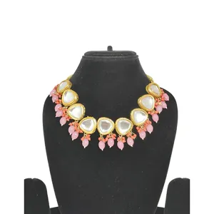 Ensemble collier et boucles d'oreilles en or plaqué 18 carats avec perles roses Kundan, style vintage, bijoux fins pour mariage ou cadeau - Product Image 3