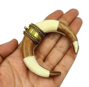 COLGANTE Recién llegado Collar de cuerno de buey de búfalo Estilo animal pulido Joyería de hueso Cuentas de diseño NATURAL Mujeres por glowin fashion - Product Image 4