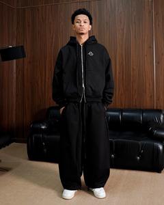 Conjunto de pantalones con capucha y cremallera informal para hombre de alta calidad Diseño de fábrica OEM Temporada de invierno Patrón sólido Suelto Cuello con capucha de lana - Product Image 6