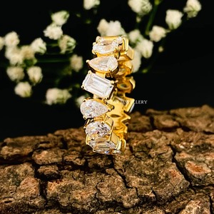 แหวนแต่งงานคริสเตียนทรงอินฟินิตี้ทองคำแท้ 14K ประดับเพชรโมอิสซาไนต์ทรงบริลเลียนท์คัทหลากหลายรูปทรง - Product Image 5