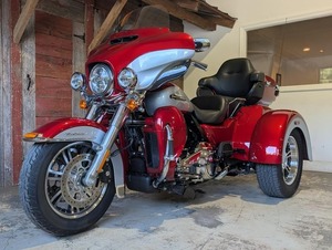 มอเตอร์ไซค์ทัวร์ริ่ง Classic Ready to Ride 2019 Glide Ultra Trike พร้อมรับประกัน 2 ปี ขาย - Product Image 3