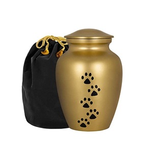 Urne pour animaux de compagnie en cuivre fini antique urne pour animaux de compagnie en métal nouvellement lancée avec des empreintes de pattes personnalisées et finie en vrac à des prix de gros à bas prix - Product Image 4