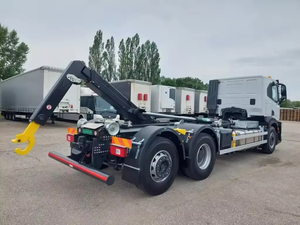 Camiones Volquete Iveco Roll-off Usados 2023, Volante a la Izquierda, Automáticos, Neumáticos R20, Interior Oscuro, Asientos de Cuero con Cámara Trasera - Product Image 3