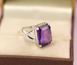 แหวนเงินแท้ 925 ชุบโรเดียม ประดับพลอยอเมทิสต์สีม่วง ฝังแบบมินิมอล ทำด้วยมือ - Product Image 3