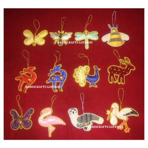 Magnifique Ornement de Noël Fait Main avec Broderie Zari et Perles, Motifs Multiples d'Animaux et d'Oiseaux, pour Décoration Intérieure - Product Image 1