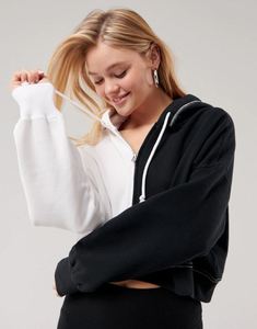 Sweat-shirt à col rond décontracté deux pièces pour femmes tenues de pantalons de survêtement à cordon de serrage survêtements à capuche à manches longues ensembles de survêtement avant - Product Image 4